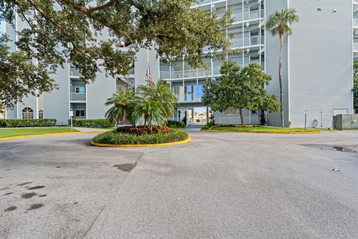 Property Photo:  610 Island Way 408  FL 33767 