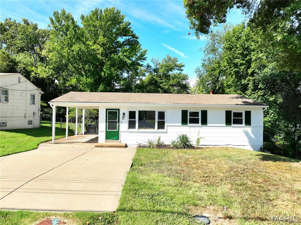 Property Photo:  5 Delord Avenue  MO 63043 