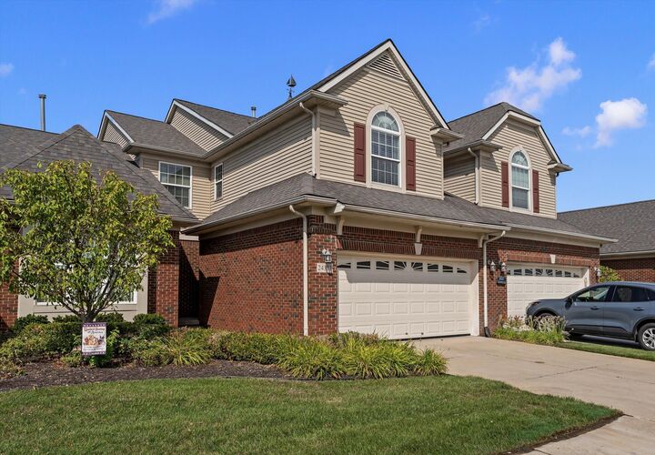 Property Photo:  24323 Heatherwood Drive  MI 48178 