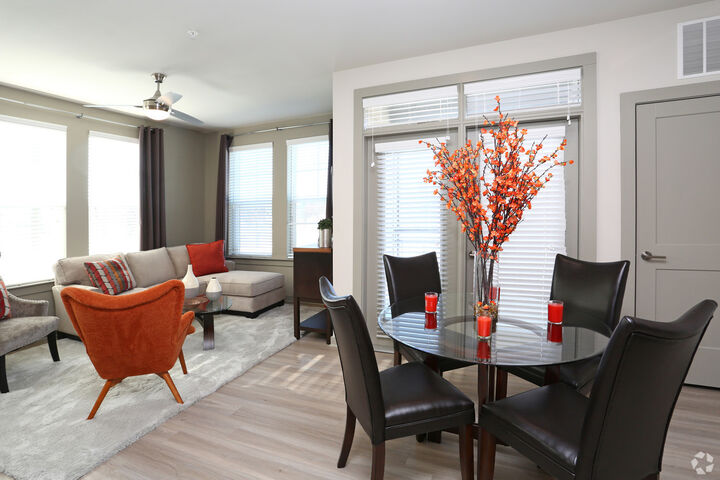 Property Photo:  690 E Algonquin Road 3407  IL 60173 