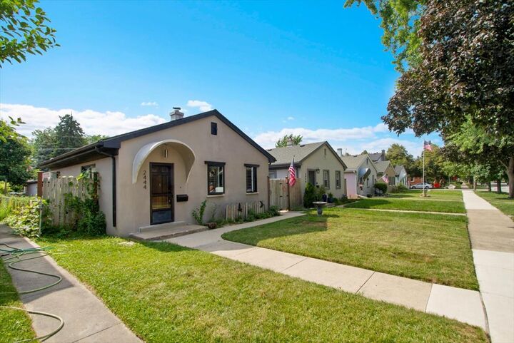 Property Photo: 2444 Elm Street IL 60171