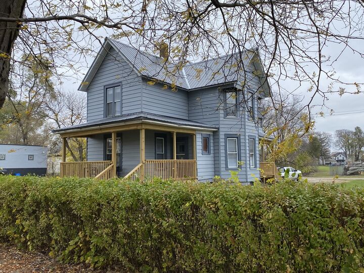 Property Photo: 942 N Schuyler Avenue 2 IL 60901