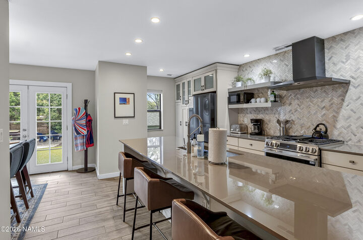 Property Photo: 403 S Wc Riles Street AZ 86001