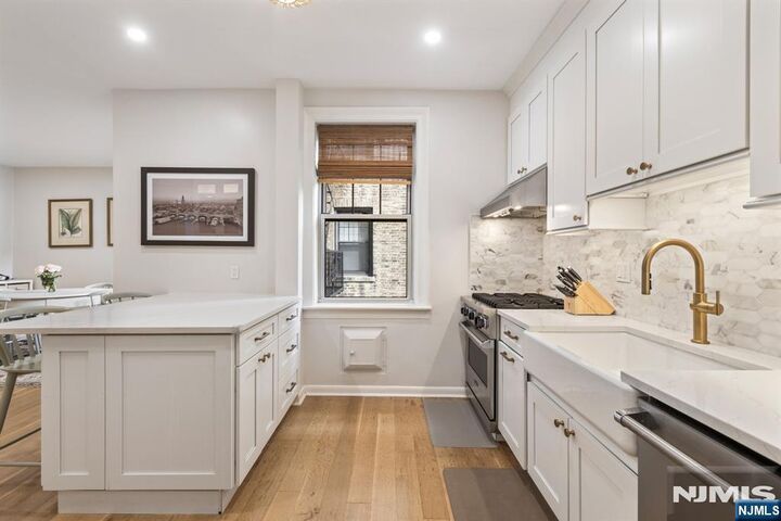 Property Photo:  1000 Hudson Street 204  NJ 07030 