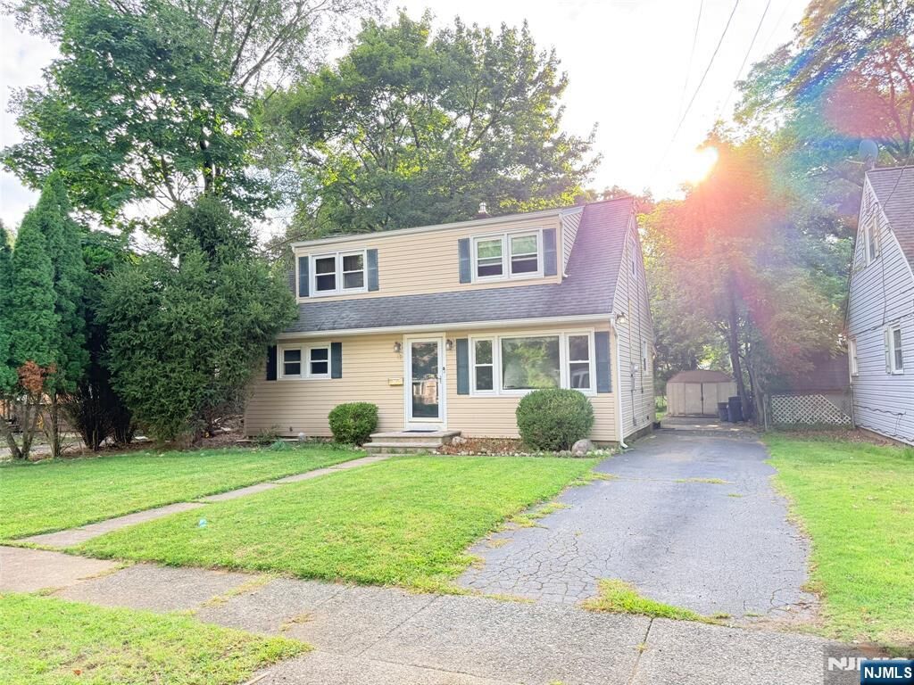 Property Photo:  12 Central Avenue  NJ 07442 