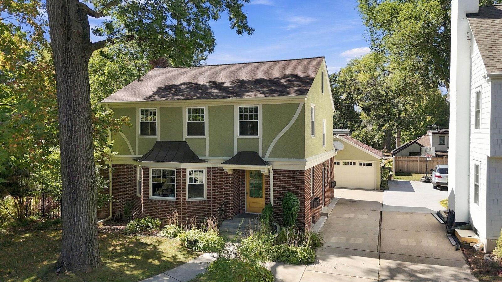 Property Photo: 3944 Xerxes Avenue S MN 55410