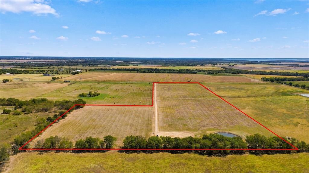 Property Photo:  1000 County Road 2120  TX 75432 