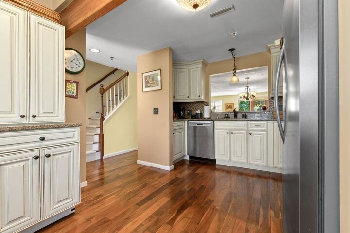 Property Photo:  612 Essex Ave 5  MA 01930 