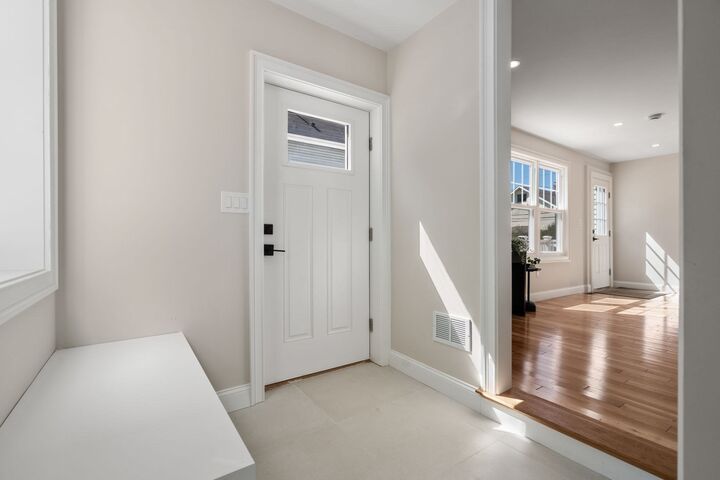 Property Photo:  15 Foster Street 15B  MA 02474 