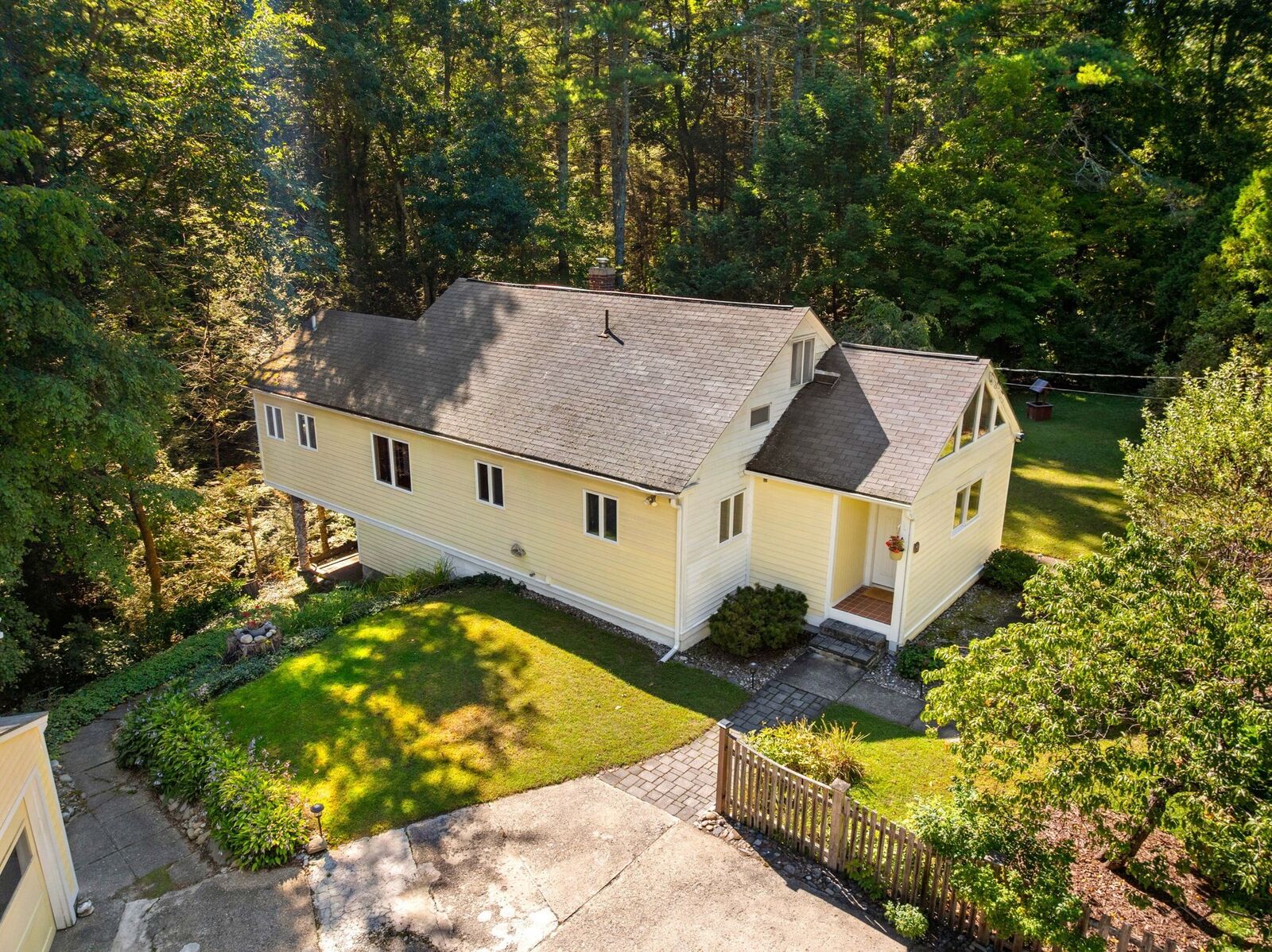 Property Photo:  64 Lakeside Dr  MA 01450 