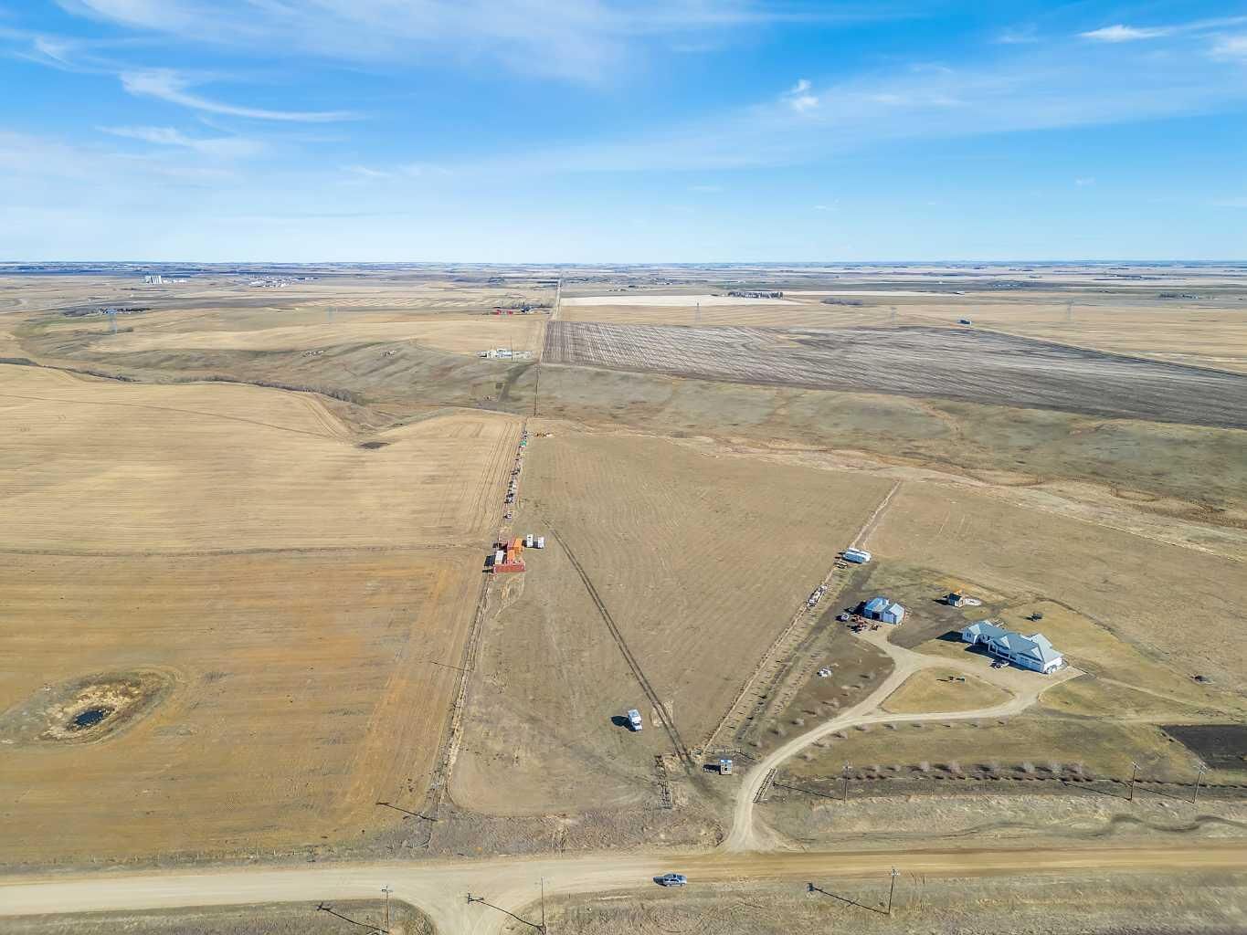 Property Photo:  292090 Twp Rd 290  AB T0M 0S0 