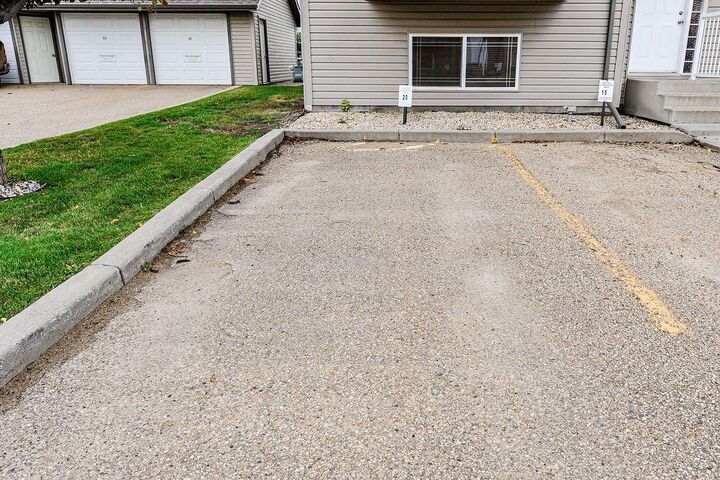 Property Photo:  4803 54 Avenue 20  AB T4V 5B1 