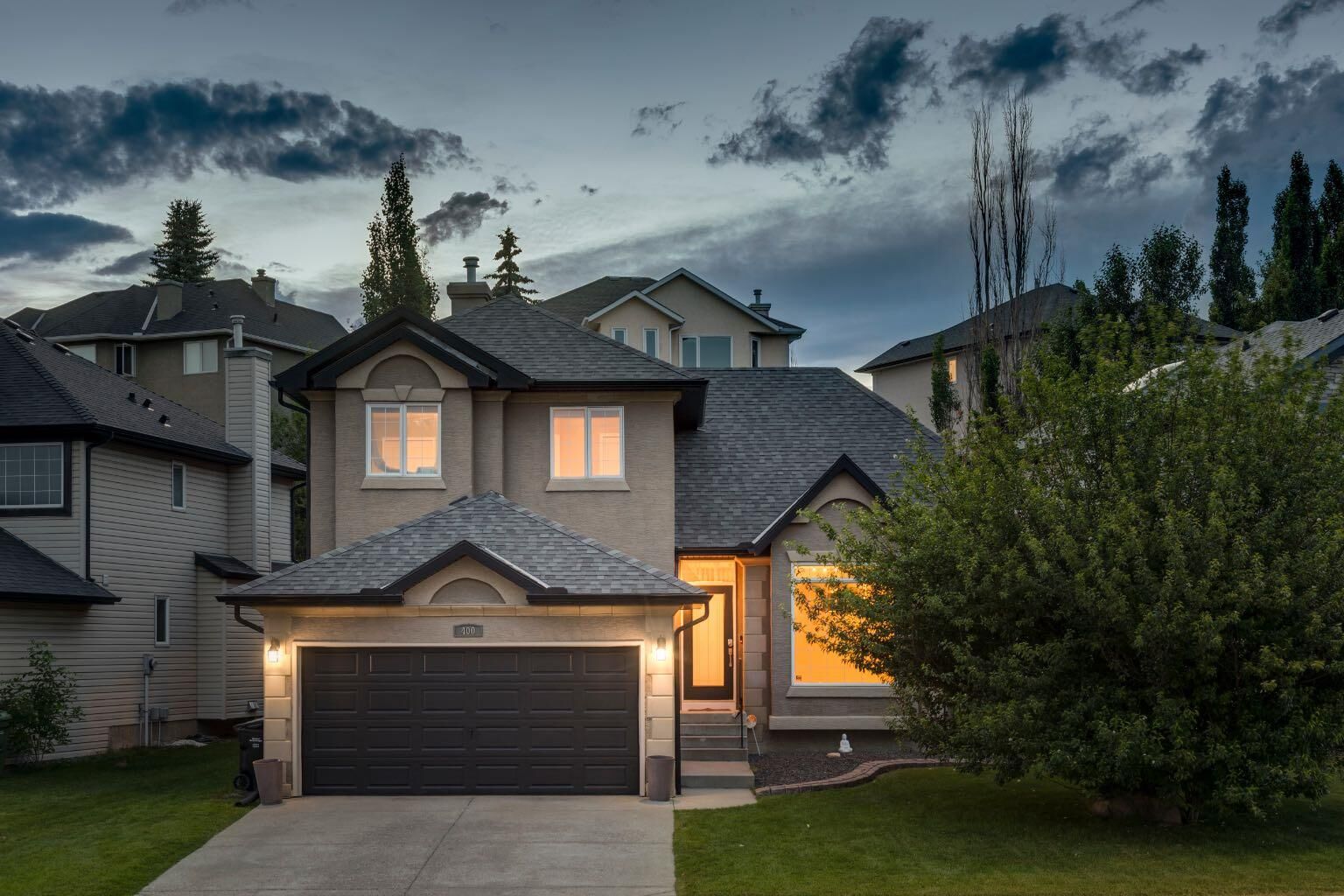 Property Photo:  400 Sienna Park Drive SW  AB T3H 3K3 
