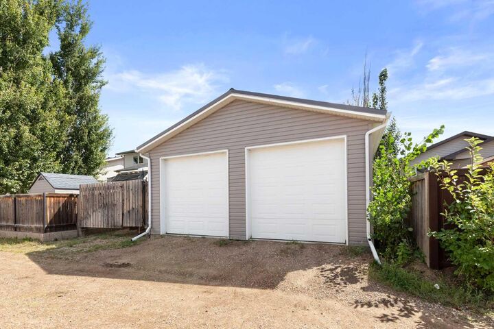 Property Photo:  249 Somerset Way SE  AB T1B 0B6 