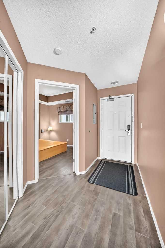 Property Photo:  5100 Lakeshore Drive 508  AB T4S 2L7 