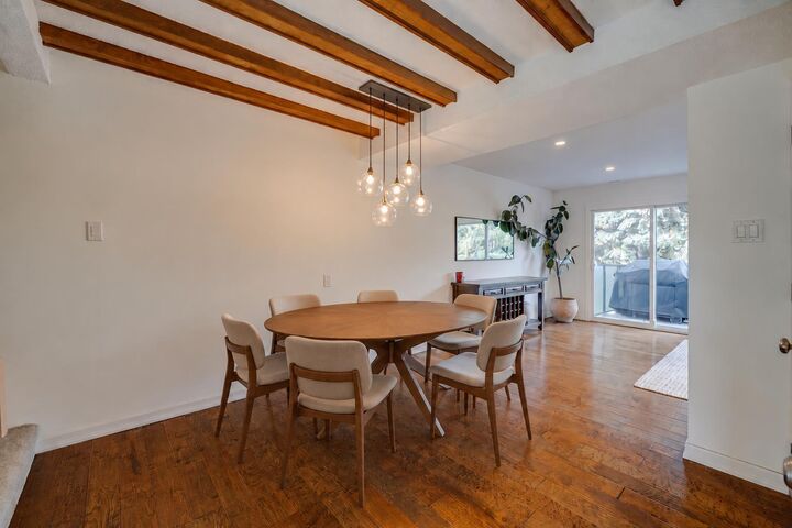 Property Photo:  308 Cedar Crescent SW 2  AB T3C 2Y8 