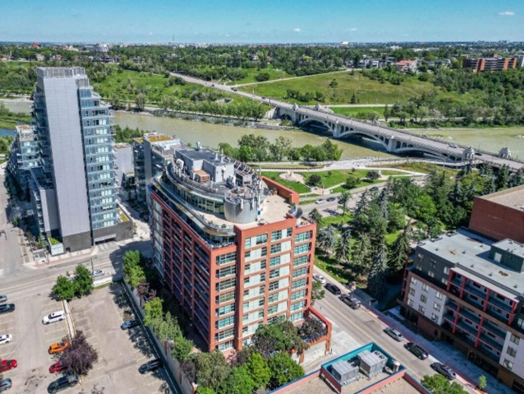 Property Photo:  205 Riverfront Avenue SW 902  AB T2P 5K4 