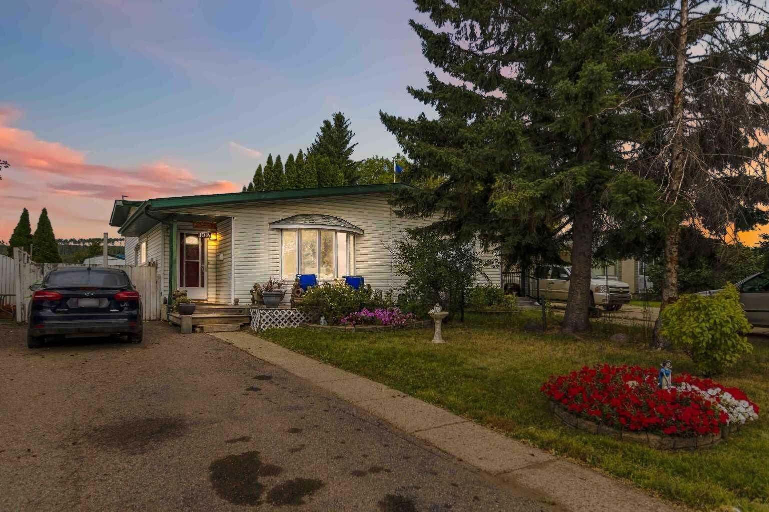Property Photo:  10 Birch Road A  AB T9H 1J7 