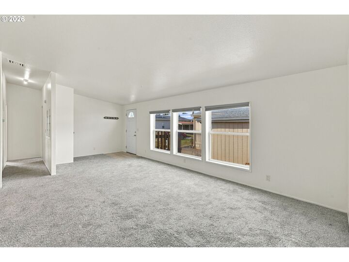 Property Photo: 1000 S McKern Ct 3 OR 97132