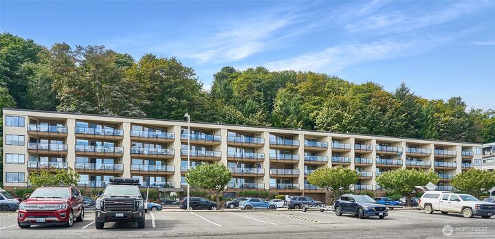 Property Photo: 1301 Harbor Ave SW #308 WA 98116