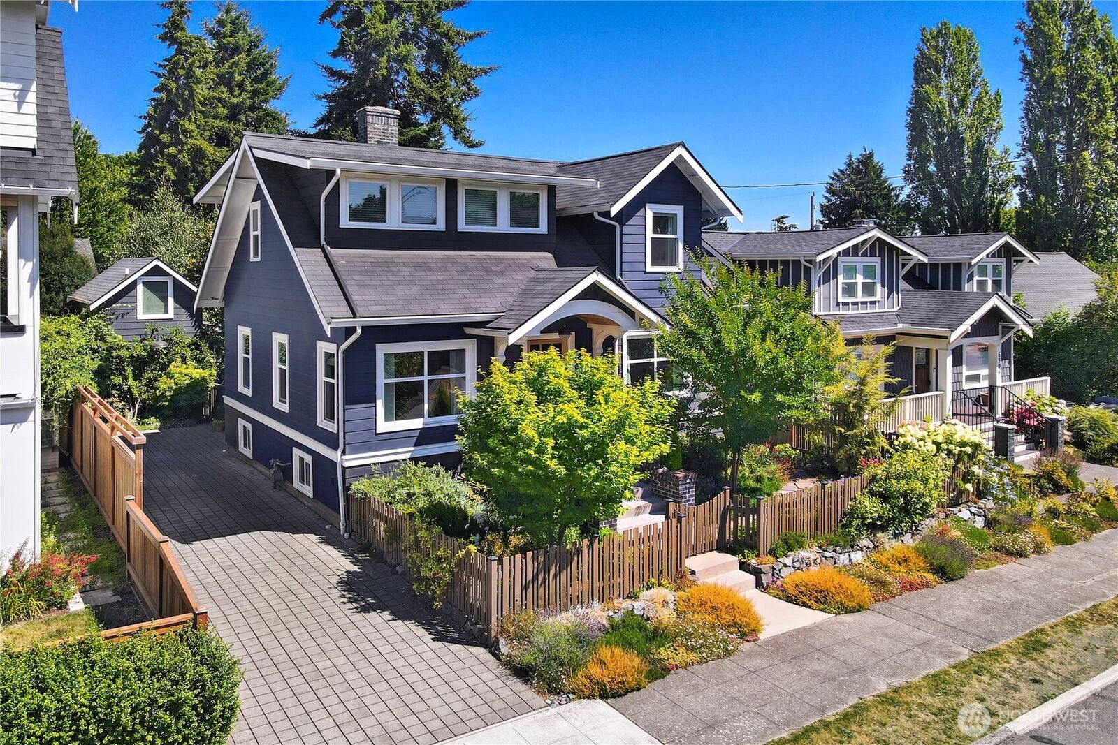 Property Photo: 6912 32nd Avenue NW WA 98117