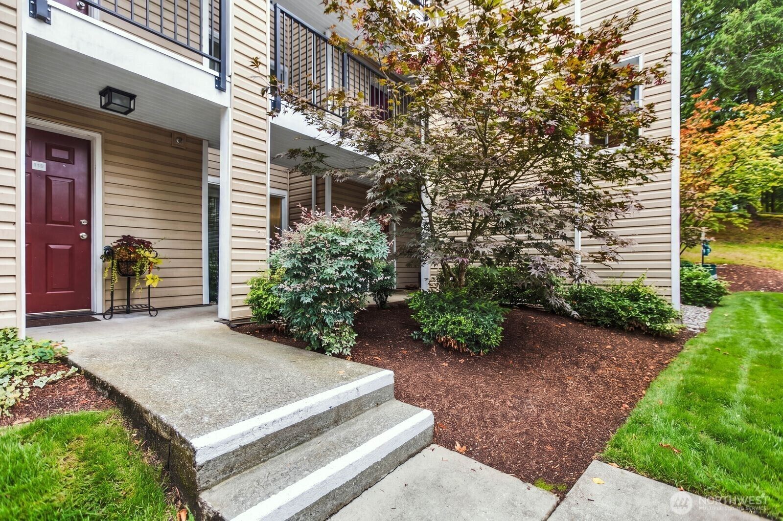Property Photo:  5000 NW Village Park Drive C119  WA 98027 
