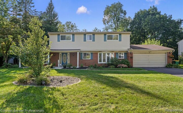 Property Photo: 26163 Westmeath Street MI 48334