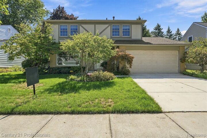 Property Photo:  41827 Ridge Road E  MI 48375 