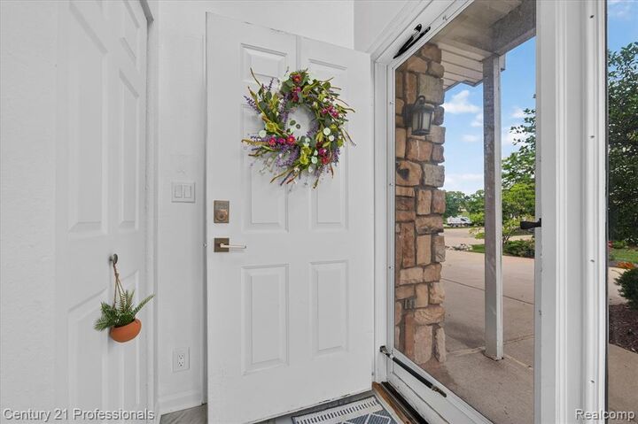 Property Photo:  1737 Coburn Court  MI 48108 