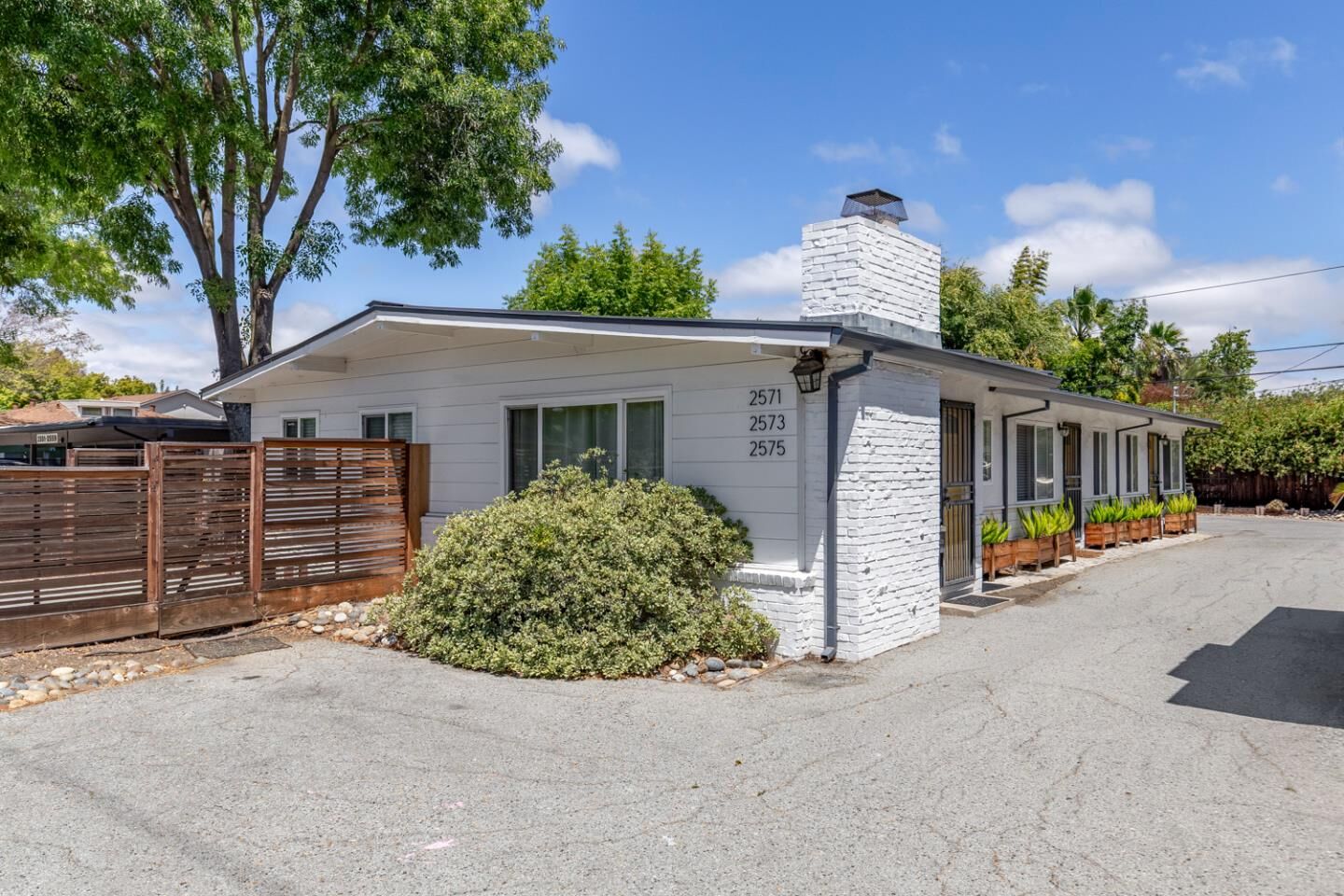 Property Photo:  2571 Alma Street  CA 94301 