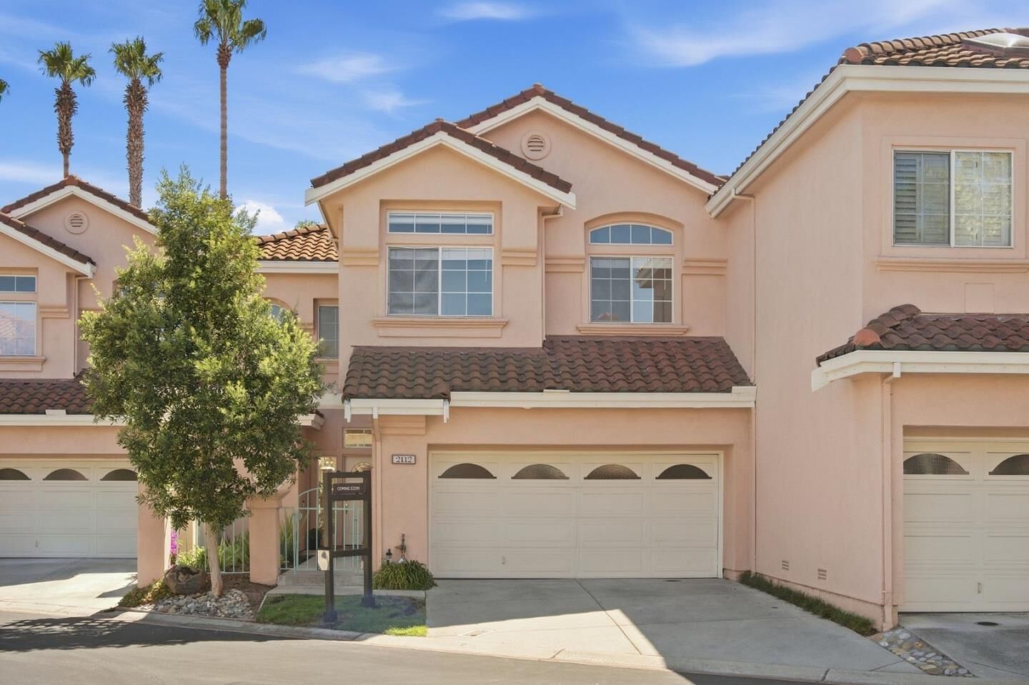 Property Photo:  2112 Vizcaya Way  CA 95008 