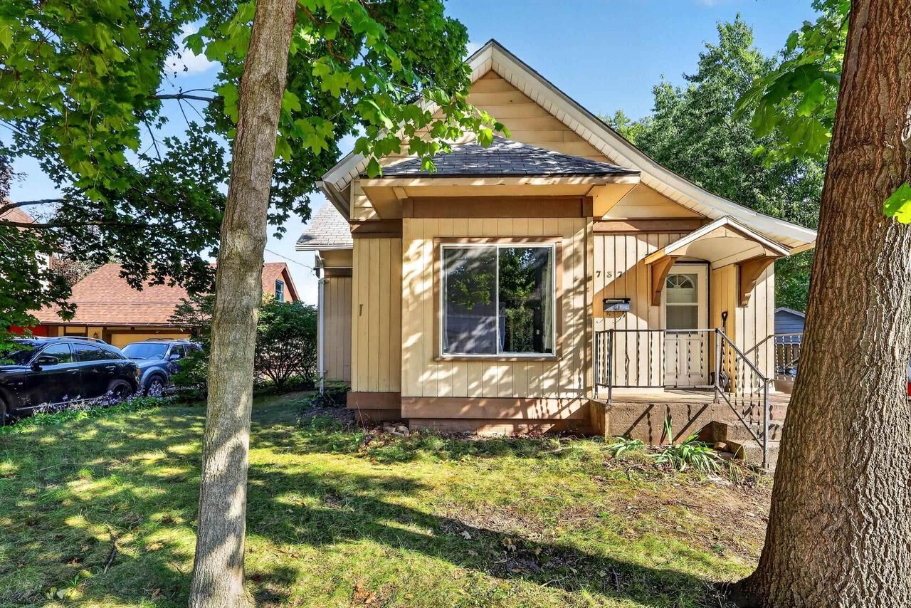 Property Photo: 737 W Grand Avenue WI 53511