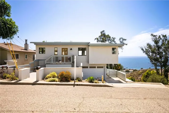 Property Photo:  981 Stratford  CA 93449 