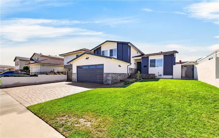 Property Photo:  1026 Ashpark  CA 90710 