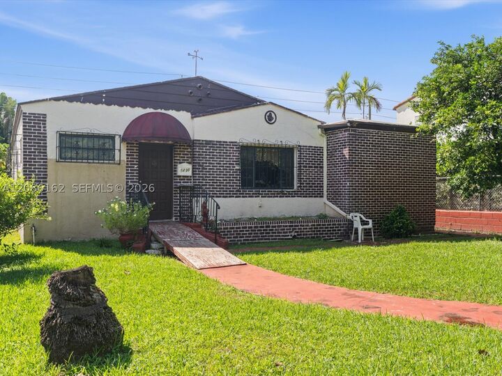 Property Photo:  1236 Michigan Ave  FL 33139 