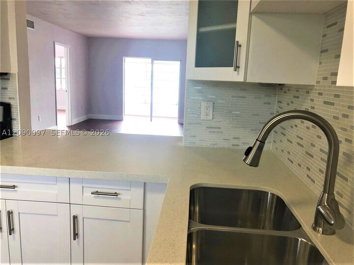 Property Photo:  18900 NE 3rd Ct 515  FL 33179 