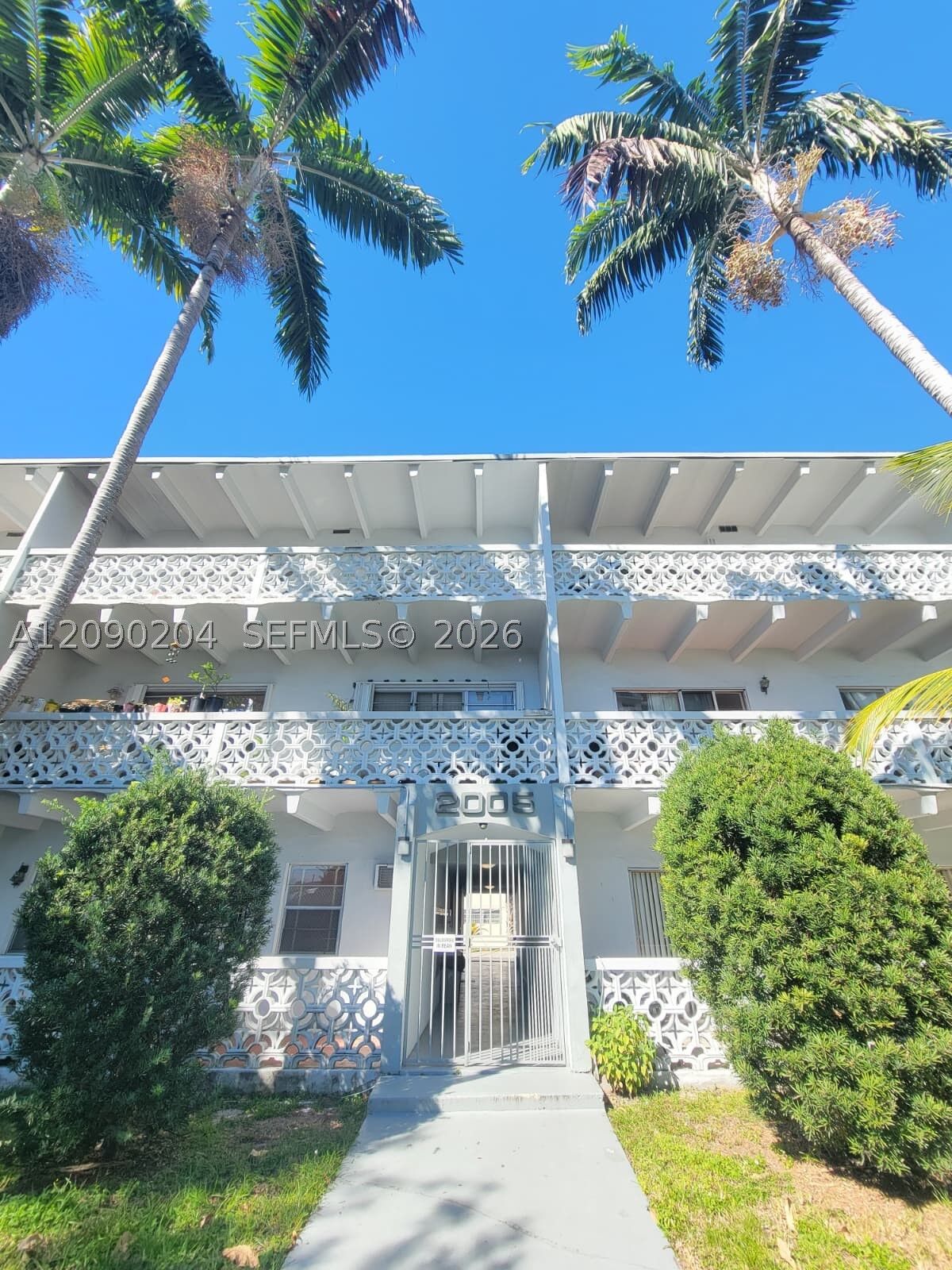 Property Photo:  2005 Sans Souci Blvd 305  FL 33181 