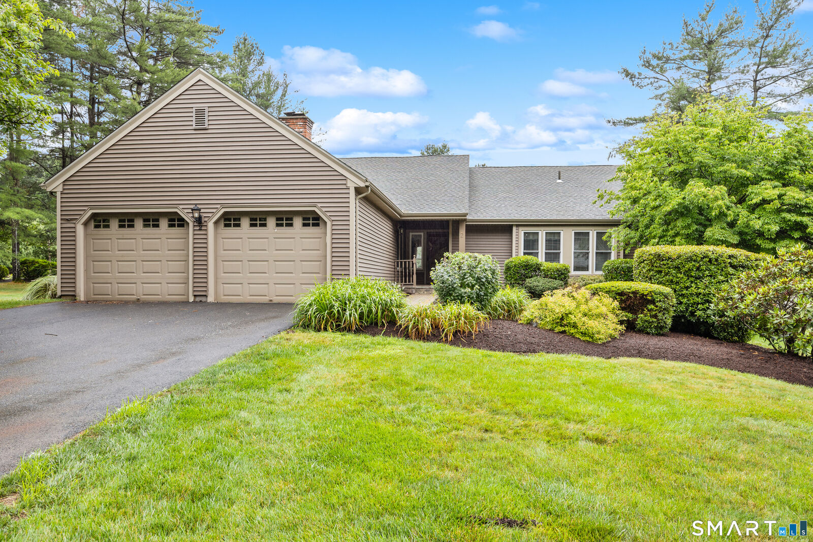 Property Photo:  2 Saxon Woods Court  CT 06410 