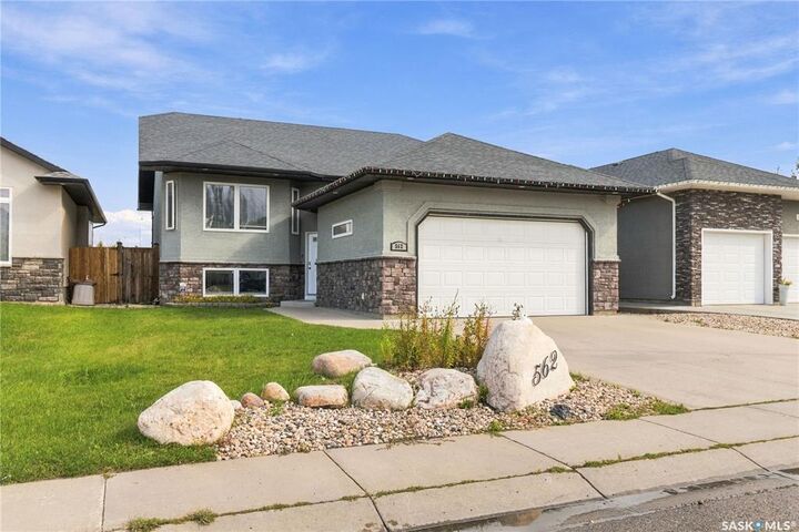 Property Photo:  562 Rempel Manor  SK S7T 0J4 