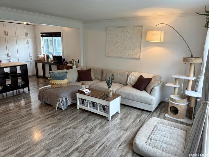 Property Photo:  105 5th Street E  SK S0E 1E0 