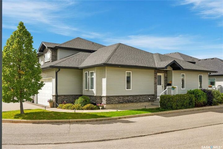 Property Photo:  547 East Hampton Boulevard 23  SK S7R 0H8 