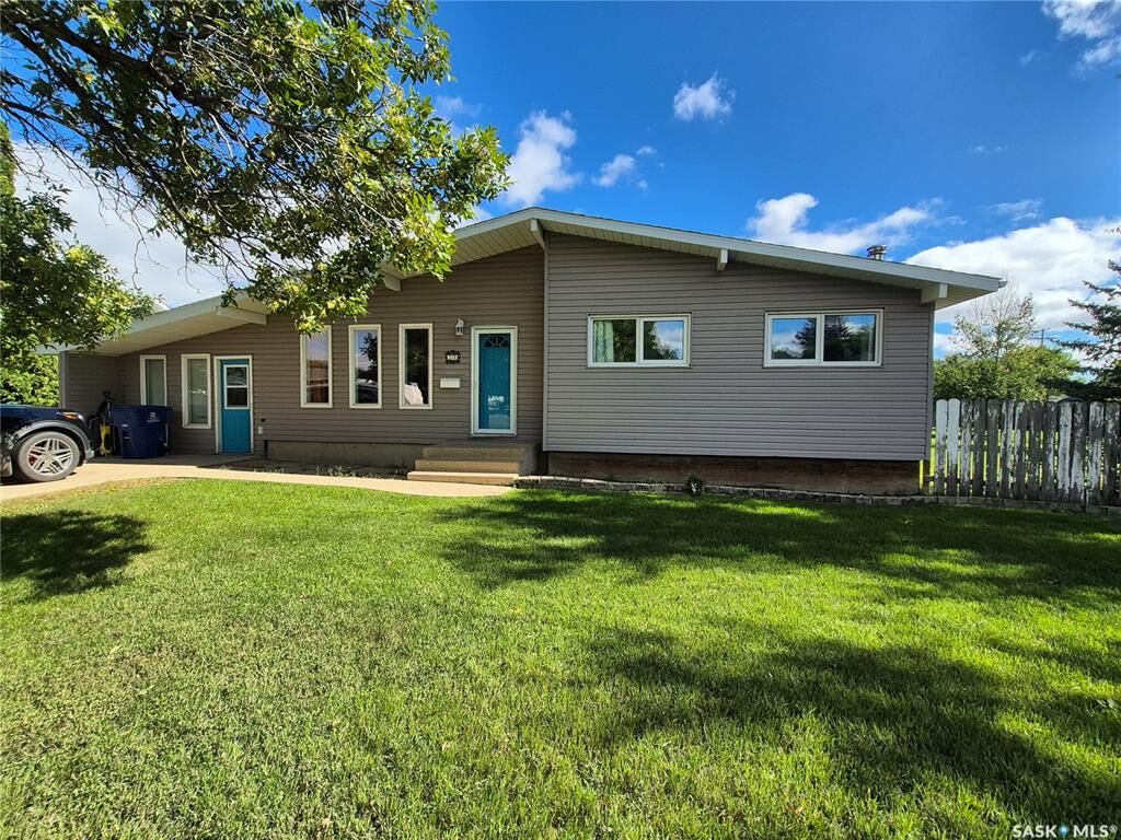 Property Photo:  32 Metheral Bay  SK S4H 2M6 