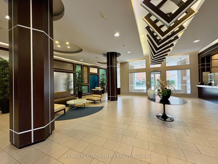 Property Photo:  5791 Yonge Street 610  ON M2M 0A8 