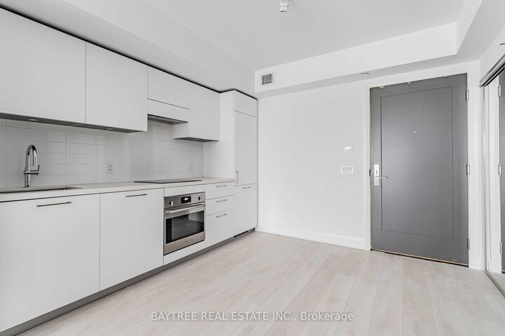 Property Photo:  33 Frederick Todd Way 316  ON M4G 0C9 
