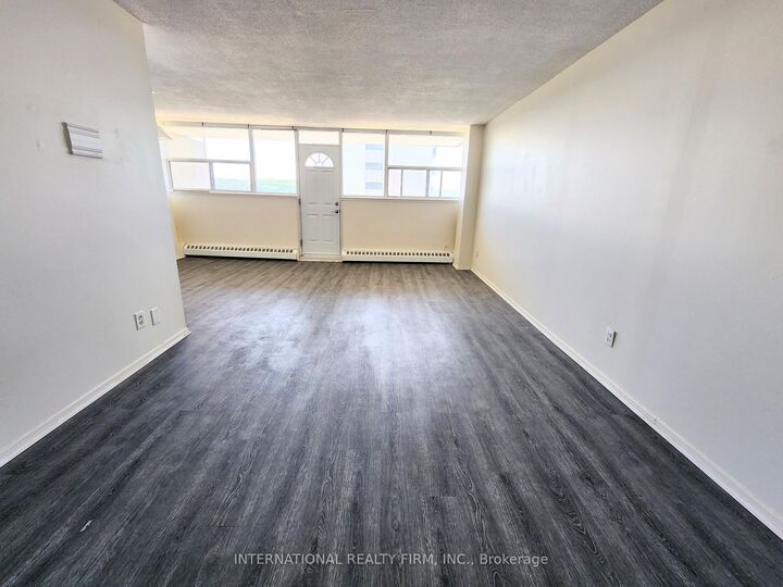 Property Photo:  215 Glenridge Avenue 1102  ON L2T 3J7 