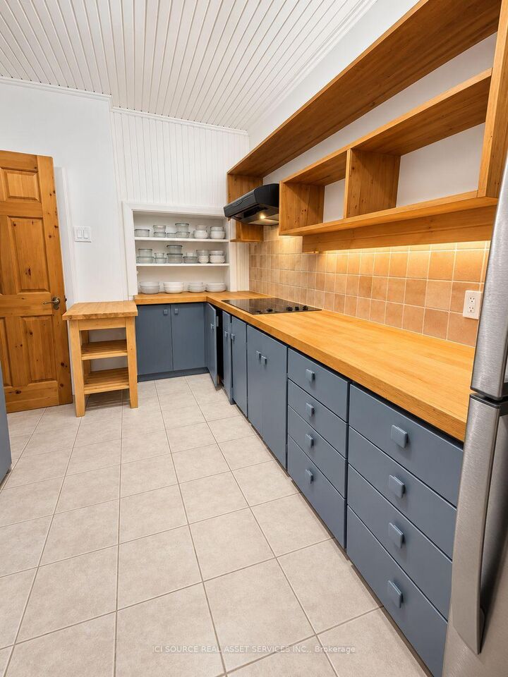 Property Photo:  12 Somerset Street W 2  ON K2P 0H4 