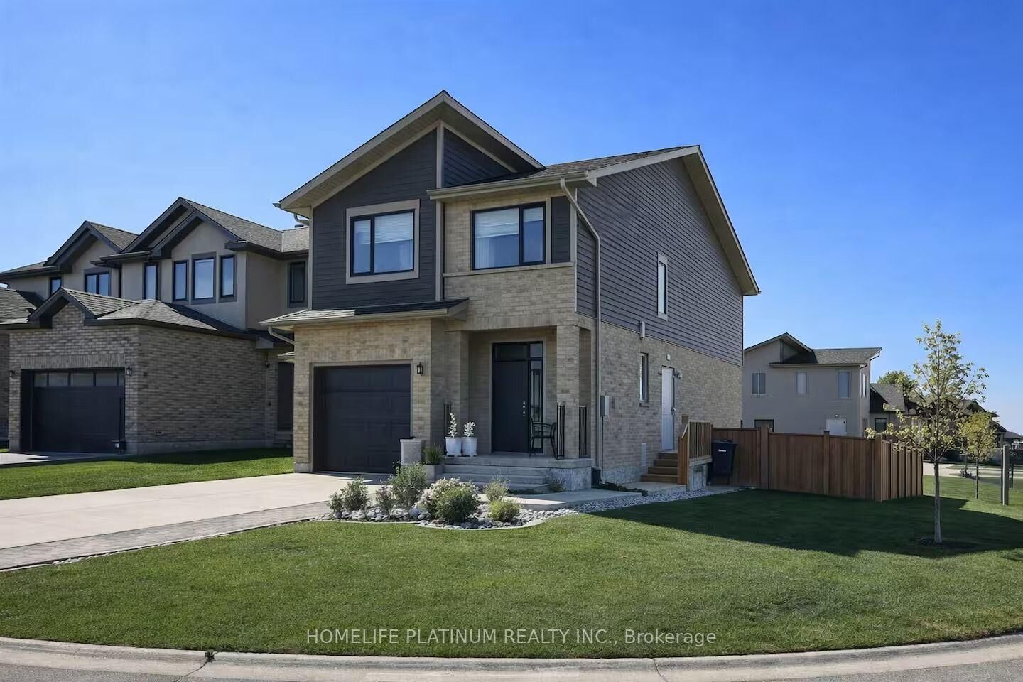 Property Photo:  1593 Drew Street  ON N5V 0C3 