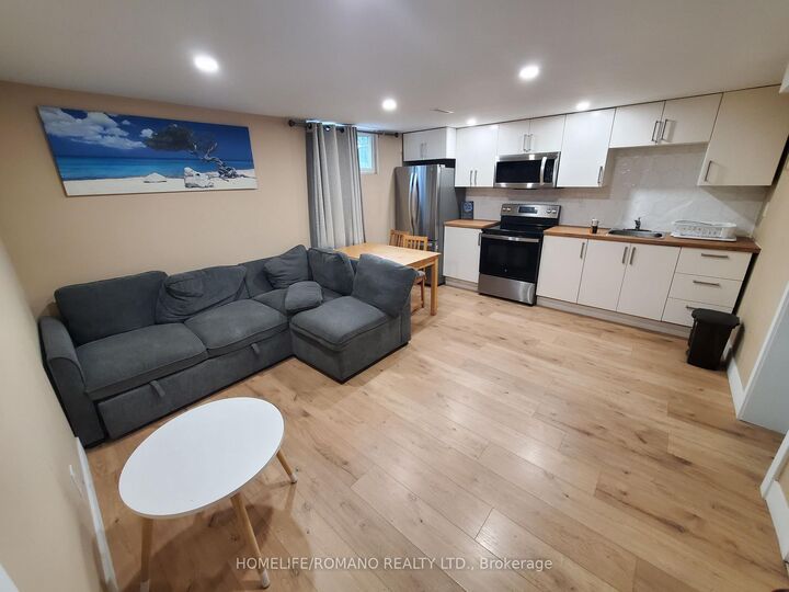 Property Photo:  6 Earldown Drive 1  ON M9R 2L3 