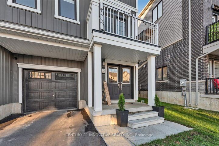 Property Photo:  9 Granville Crescent  ON N3W 0J5 