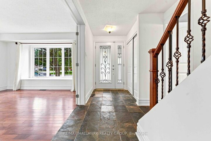 Property Photo:  475 Duvernay Drive  ON K1E 2N7 